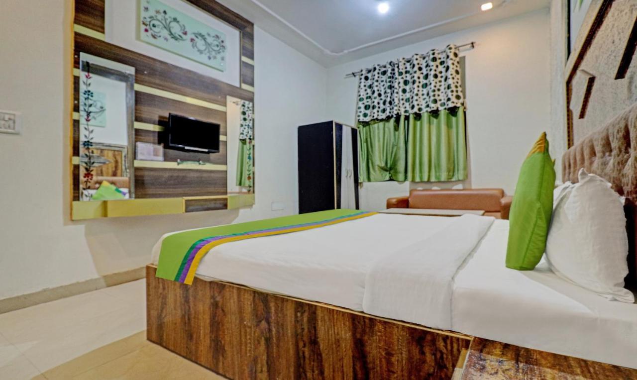 מטורה Treebo Trend Radha Palace מראה חיצוני תמונה